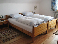 Schlafzimmer - KLICKEN zum VERGRÖSSERN der ANSICHT